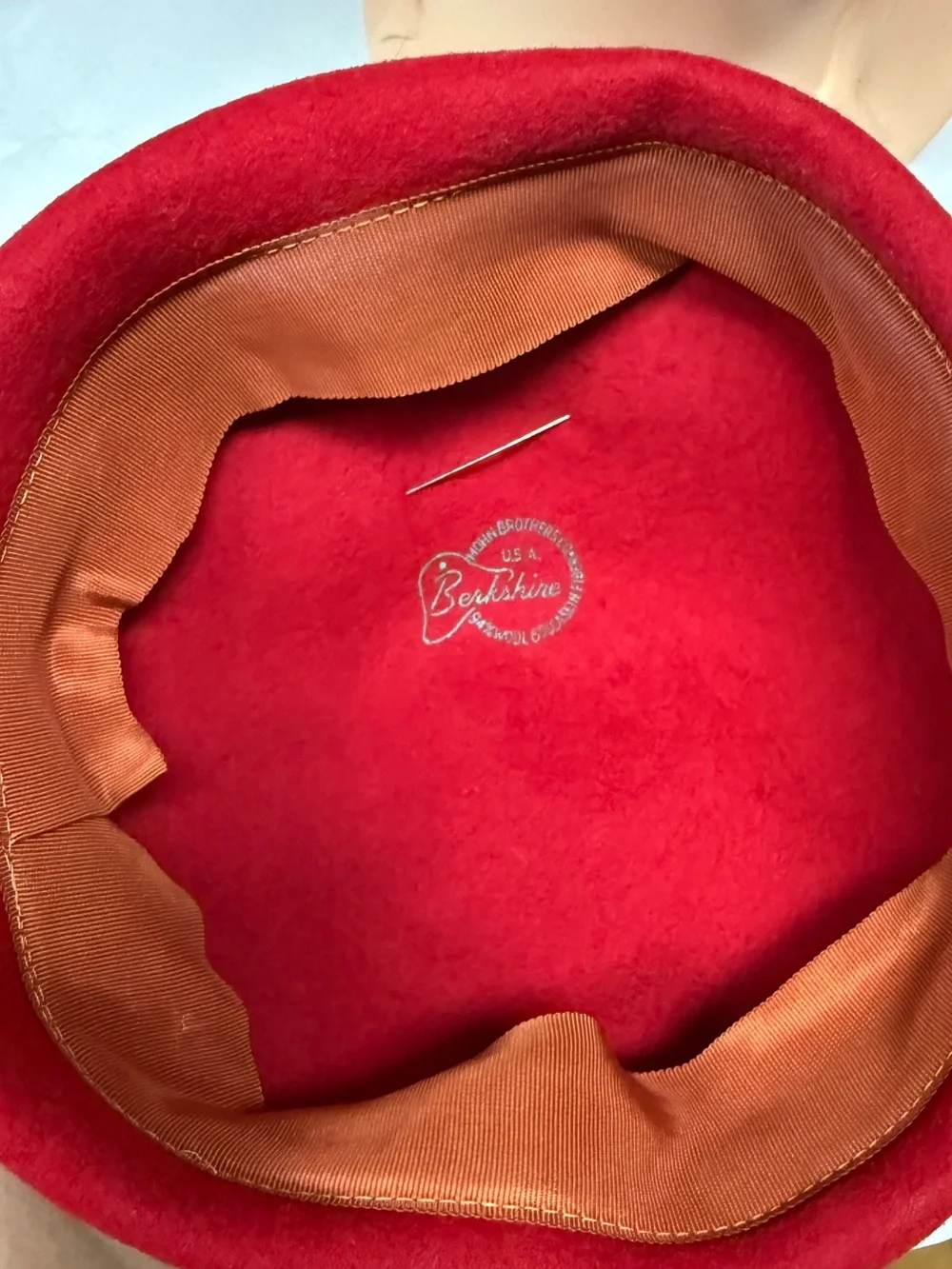 Vintage 1950s Red Wool Felt Flower Beret - Classic Women's Hat